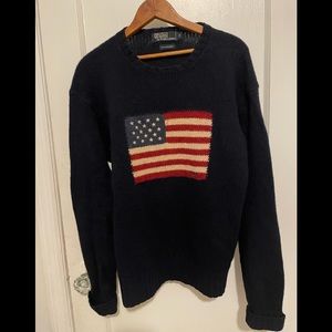 Ralph Lauren,crew neck 100 percent Lambs wool sweater size S
